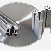 Special saw blade for aluminum extrusion